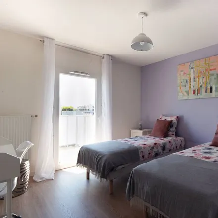 Rent this 4 bed apartment on Cenon in Avenue Jean Jaurès, 33150 Cenon