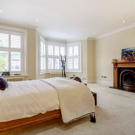 Rent this 5 bed apartment on 9 in 11 Mountfield Road, London