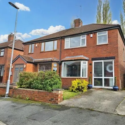 Buy this 3 bed duplex on Parkfield Drive in Middleton, M24 4ED