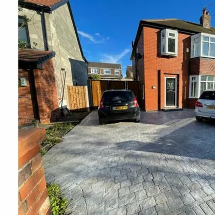 Buy this 3 bed duplex on unnamed road in Chadderton, OL9 0QP