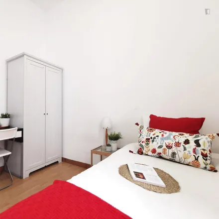 Rent this 7 bed room on Rasputín in Calle Yeseros, 28005 Madrid