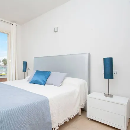 Rent this 4 bed townhouse on EMR Escola de música reconeguda d'Alcúdia in Plaça de la Porta de Mallorca, 3
