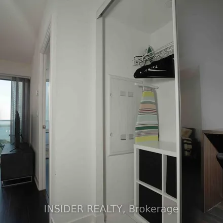 Image 4 - Harbour Plaza Condos, Gardiner Expressway, Old Toronto, ON M5J 0E1, Canada - Apartment for rent