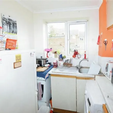 Image 3 - Luxembourg Close, Luton, LU3 3TD, United Kingdom - House for sale