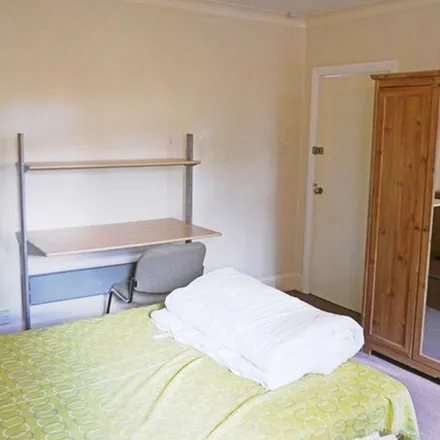 Rent this 5 bed apartment on 40 Middleton Boulevard in Nottingham, NG8 1BG