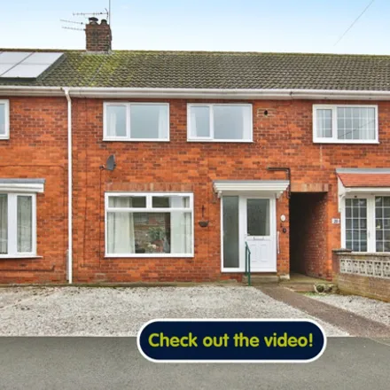 Buy this 3 bed townhouse on 44 Beech Avenue in Hull, HU11 4EN