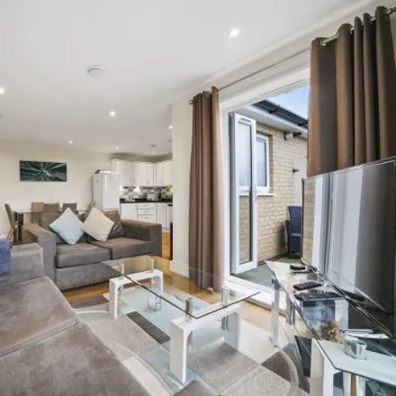 Image 1 - Poole Lane, West Bedfont, TW19 7DS, United Kingdom - Apartment for rent