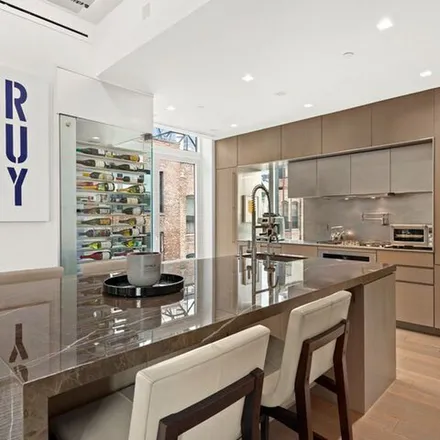 Rent this 3 bed apartment on 19 West 20th Street in New York, NY 10010