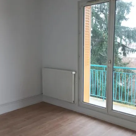 Rent this 4 bed apartment on 14 Avenue Édouard Herriot in 38500 Voiron, France