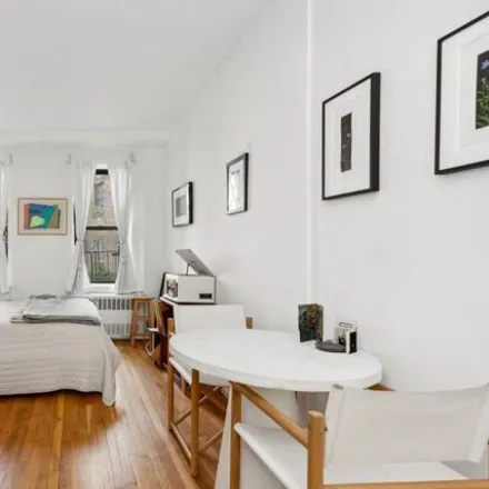 Buy this studio townhouse on 49 Morton St Apt 2a in New York, 10014