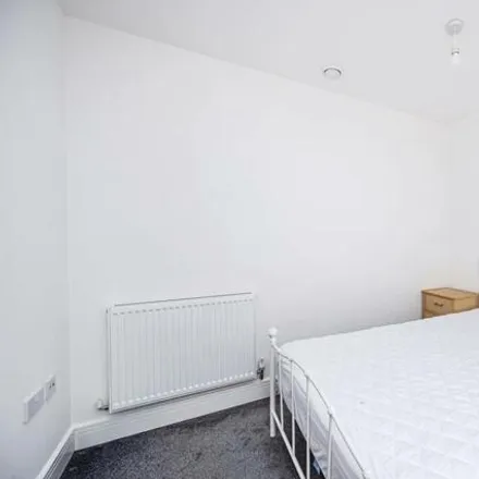 Image 3 - Hodgson House, 26 Christian Street, St. George in the East, London, E1 1SE, United Kingdom - Apartment for rent