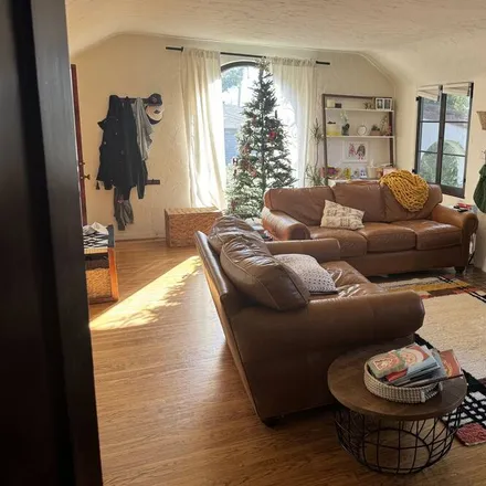 Rent this 3 bed house on Santa Monica