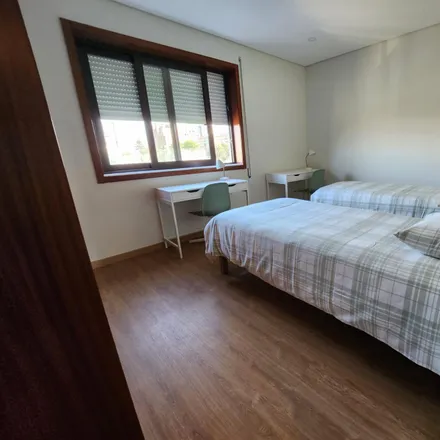 Rent this 2 bed room on Rua de Diogo Cão in 4200-212 Porto, Portugal