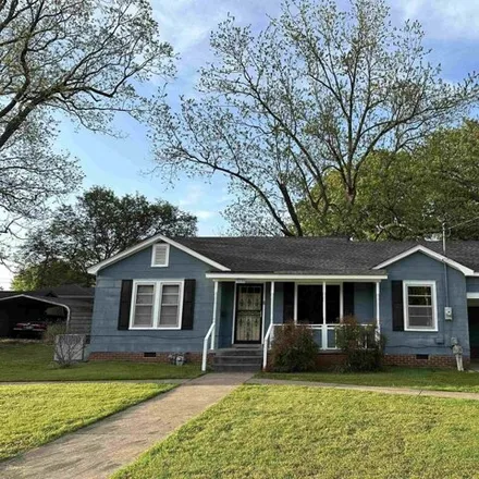 Buy this 3 bed house on 510 East Tigrett Street in Halls, Lauderdale County