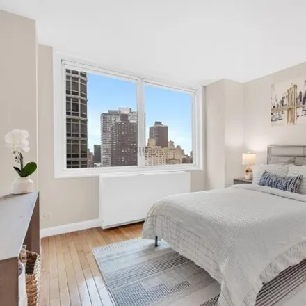 Image 3 - The Brevard, 245 East 54th Street, New York, NY 10022, USA - Apartment for sale