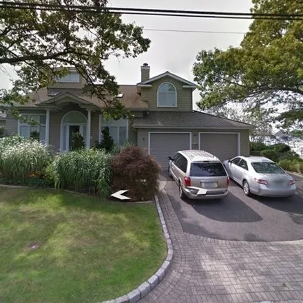 Rent this 4 bed house on 2 Surf Avenue in Islip, NY 11751
