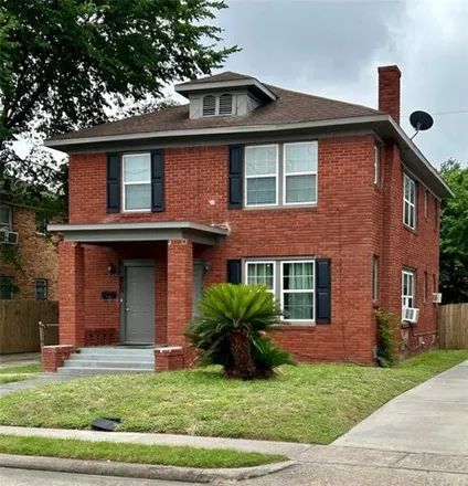 Buy this 2 bed house on East Alabama Avenue in Houston, TX 77004