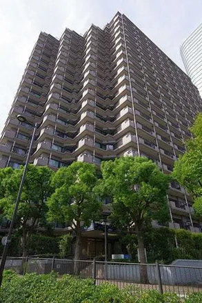 Rent this 1 bed apartment on 六本木ファーストプラザ in Izumi-dori, Azabu