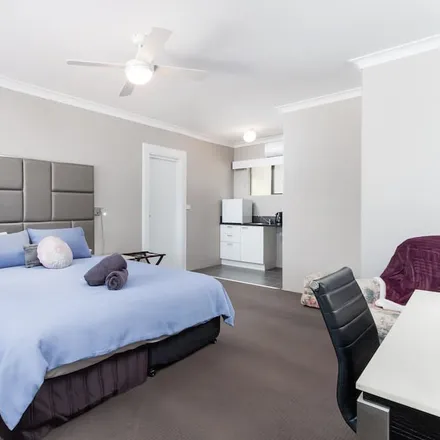 Image 1 - Kurrajong Heights NSW 2758, Australia - House for rent