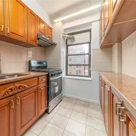 Image 5 - 99-21 67th Road, New York, NY 11375, USA - Apartment for sale