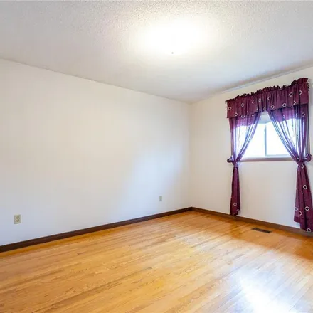 Rent this 3 bed apartment on 1 Fox Run in Brantford, ON N3R 7P2