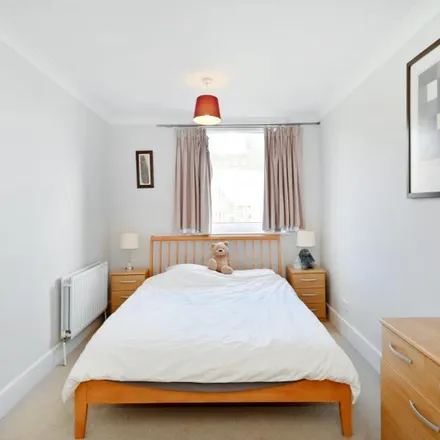 Image 4 - Dunbar Wharf, Narrow Street, London, E14 8BB, United Kingdom - Apartment for rent