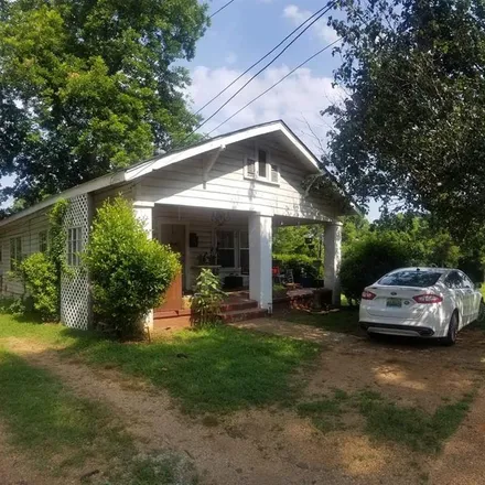 Rent this 1 bed apartment on 462 34th Avenue in Tuscaloosa, AL 35401
