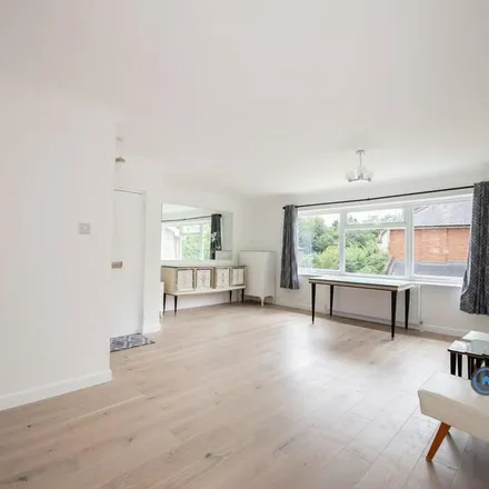 Image 4 - Finchley Way, London, N3 1AG, United Kingdom - Apartment for rent