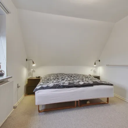 Rent this 1 bed room on Fuglsangsvej 15 in 9400 Nørresundby, Denmark
