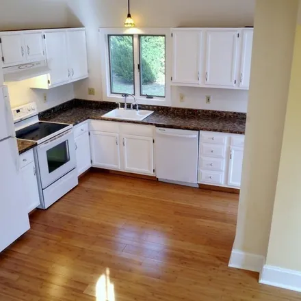Rent this 3 bed townhouse on 33;35 Knox Street in Palmer, MA 01069