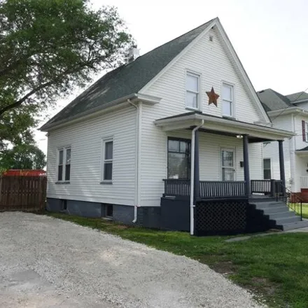 Buy this 3 bed house on 126 Pine Street in Galesburg, IL 61401