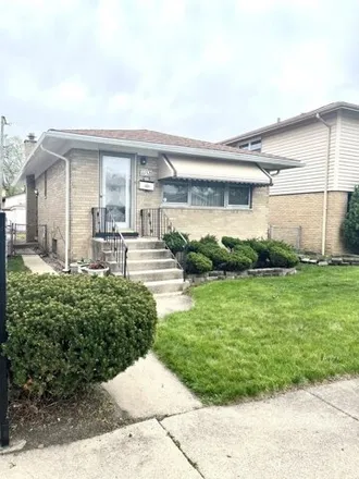 Buy this 3 bed house on 11521 South Aberdeen Street in Chicago, IL 60643