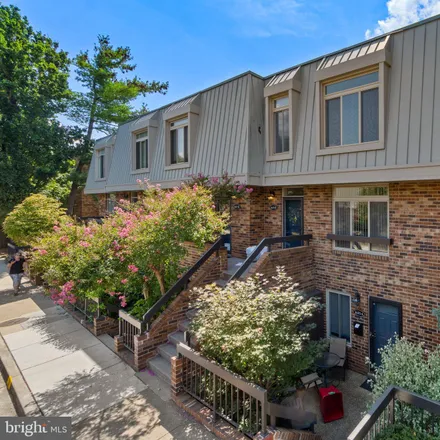 Rent this 3 bed townhouse on 1645 South Hayes Street in Arlington, VA 22202