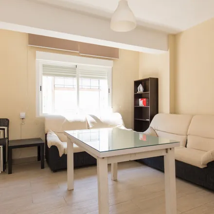 Rent this 4 bed apartment on Migas de Pan in Calle Valle Inclán, 2