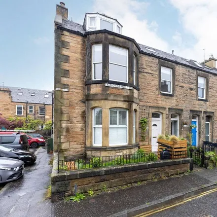 Rent this 4 bed townhouse on Almondbank Terrace in City of Edinburgh, EH11 1SR