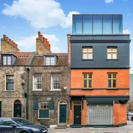 Image 2 - 21 Turner Street, St. George in the East, London, E1 2RA, United Kingdom - Loft for rent