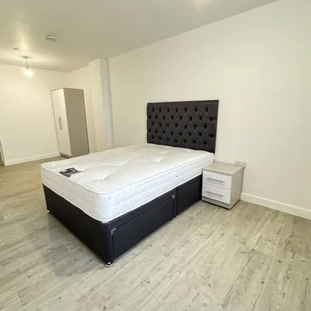 Image 9 - Montford Street, Eccles, M50 2SN, United Kingdom - Apartment for rent