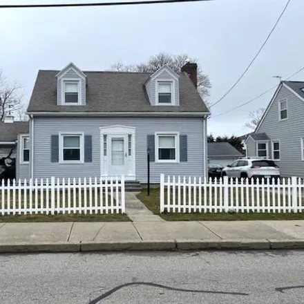 Rent this 2 bed house on 92 Eustis Avenue in Newport, RI 02840