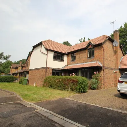 Rent this 4 bed house on unnamed road in Woking, GU22 8HT