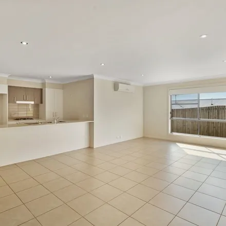Rent this 4 bed apartment on Cassidy Terrace in Mount Kynoch QLD, Australia