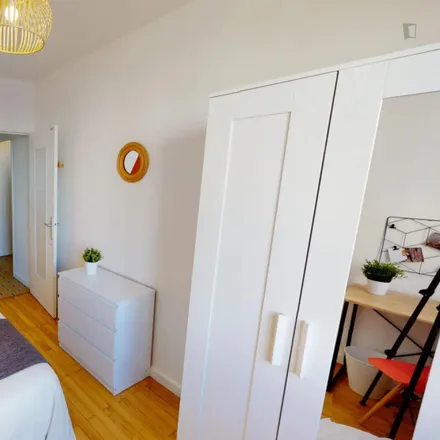 Rent this 4 bed room on 220 Grande Rue de la Guillotière in 69007 Lyon, France