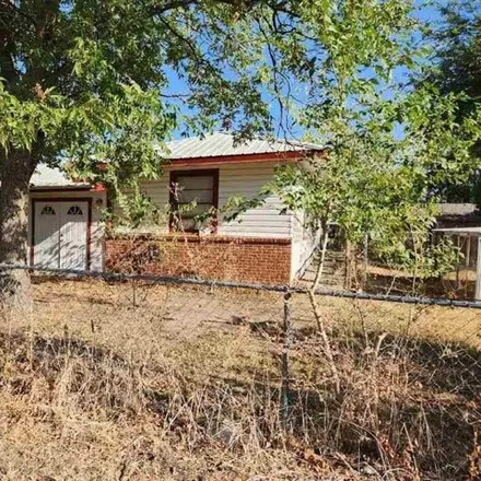 Image 2 - 741 Walnut Avenue, Cache, Comanche County, OK 73527, USA - House for sale