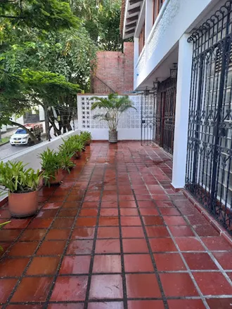 Rent this 3 bed house on Calle 22 Norte in Comuna 2, 760046 Cali