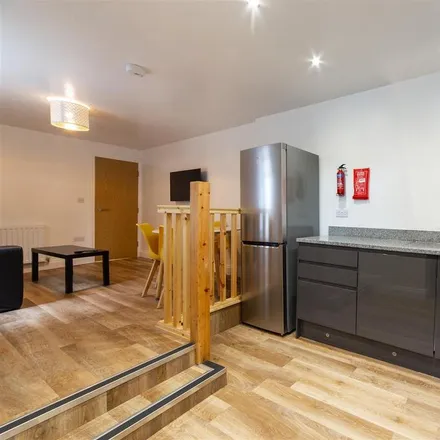 Image 3 - Jesmond Park Guest House, 74-76 Queens Road, Newcastle upon Tyne, NE2 2PR, United Kingdom - Apartment for rent