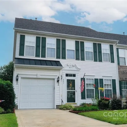 Buy this 3 bed townhouse on 207 Horizon Circle in India Hook, York County