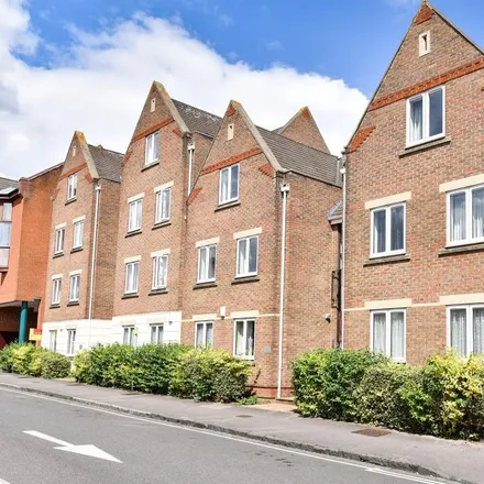 Rent this 1 bed apartment on 38 Kennett Road in Oxford, OX3 7BH