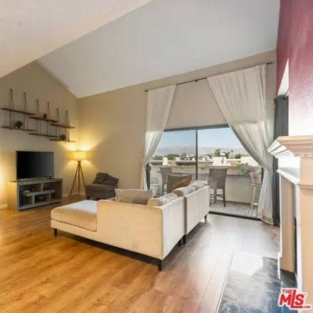 Rent this 2 bed condo on Alley 80548 in Los Angeles, CA 91328