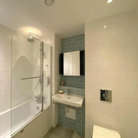 Image 5 - 1 Terry Spinks Place, London, E16 1YH, United Kingdom - Room for rent