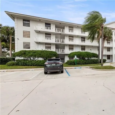 Buy this 2 bed condo on 3570 Whitehall Drive in West Palm Beach, FL 33401