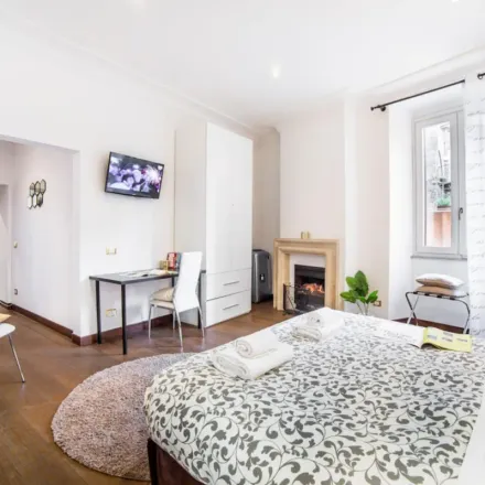 Image 1 - Via della Tribuna di Campitelli, 00186 Rome RM, Italy - Apartment for rent